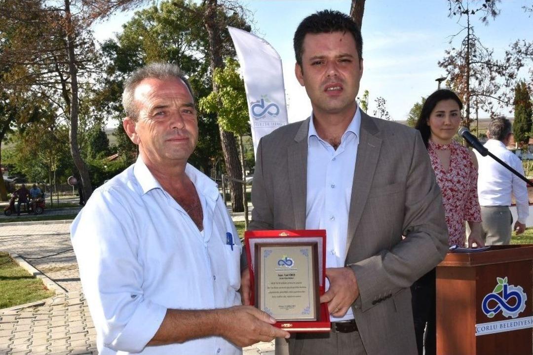 Başkan Sarıkurt&rsquo;tan Sarılar Mahallesi&rsquo;ne Teşekk&uuml;r Plaketi