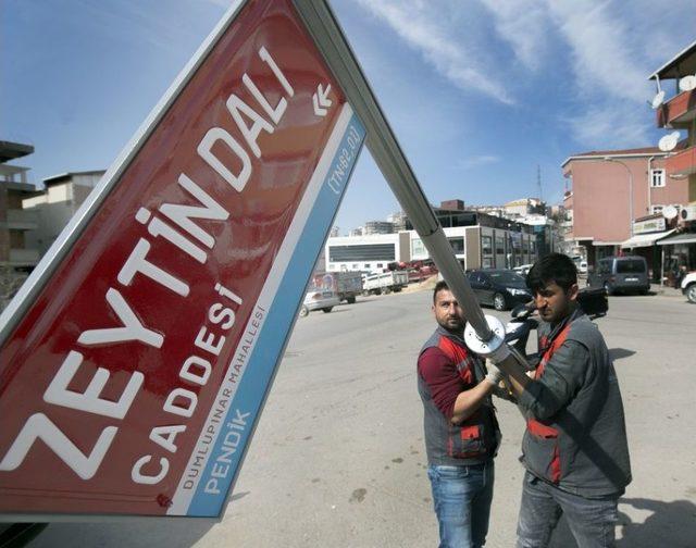 İstanbul Büyükşehir Belediyesi ‘zeytin Dalı Caddesi’ Tabelalarını Astı