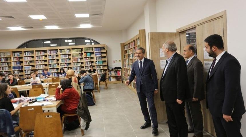 Başkan Alemdar; &lsquo;&rsquo;&ouml;ğrencilerimize Kapılarımız Sonuna Kadar A&ccedil;ık&rsquo;&rsquo;