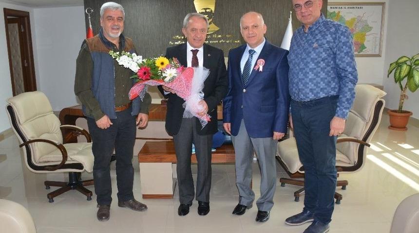 Akhisarlı Muhtardan Coşkun&rsquo;a Hizmet Teşekk&uuml;r&uuml;