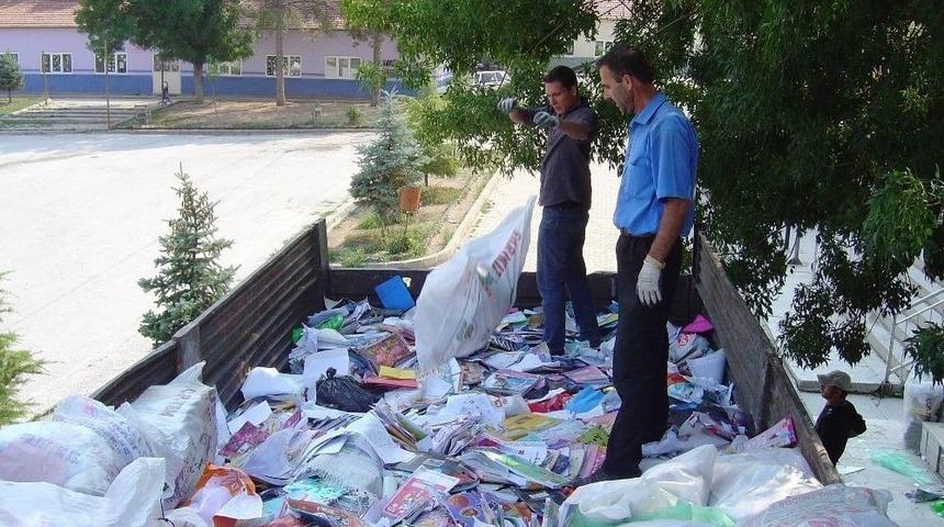 K&uuml;tahya&rsquo;daki 207 Kuruma 202 Bin 444 Tl&rsquo;lik Atık Kağıt Katkısı