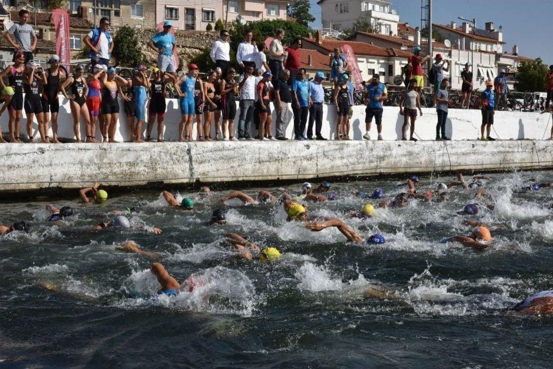 Sakin Şehir Eğirdir&rsquo;de Triatlon Heyecanı