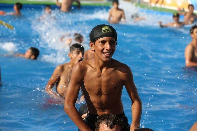 Suriyeli Çocuklar İçin Açılan Havuza Yoğun İlgi