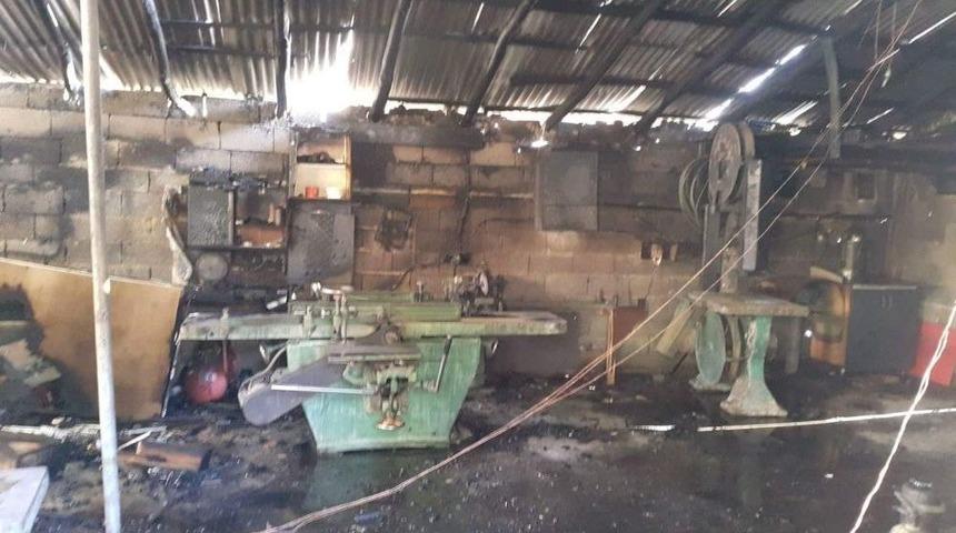 Marangoz At&ouml;lyesinde Korkutan Yangın