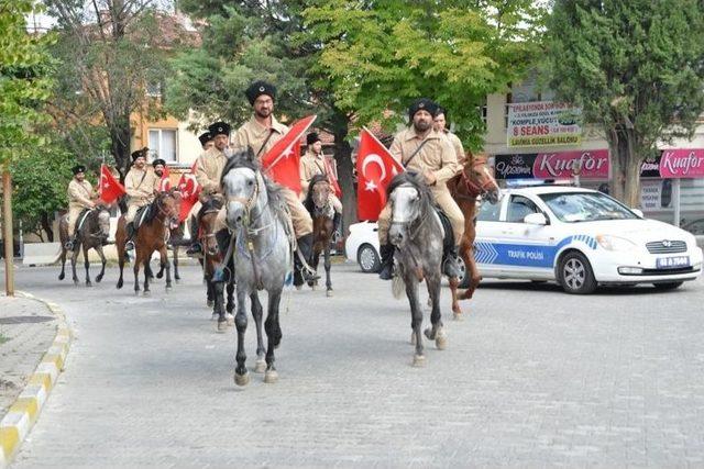 Gediz’de Büyük Taarruz Atlı Birlik Yürüyüşü