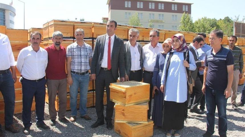 Bing&ouml;l&rsquo;de 28 Arıcıya Hibe Desteği