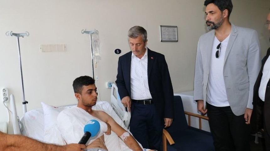 Uğur Işılak Ve Başkan Tahmazoğlu, Kazada Yaralananları Ziyaret Etti