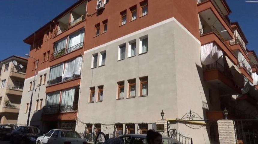 88 Yaşındaki Kadını Komşuları Evinde &Ouml;l&uuml; Buldu