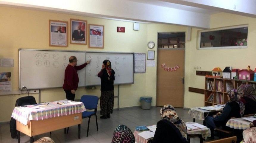 Salihli&rsquo;de Okuma-yazma Seferberliği