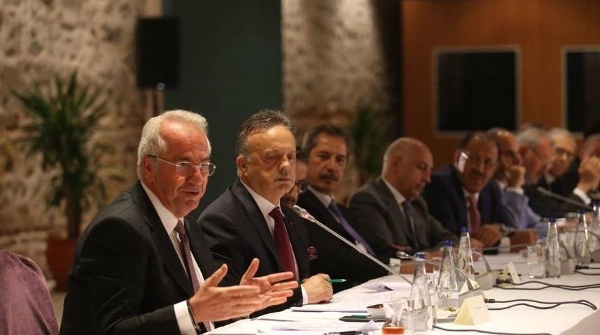 Bakan Albayrak: "orta Vadeli Programın Hazırlanması İ&ccedil;in Ekonomi Alanındaki T&uuml;m Paydaşlarımızla İstişare Toplantılarımızı Devam Ettiriyoruz"