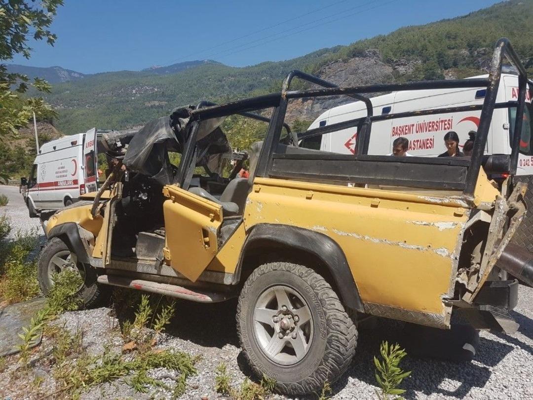 Antalya&rsquo;da Turistleri Taşıyan Safari Cipi Kaza Yaptı: 1 &Ouml;l&uuml;, 5 Yaralı