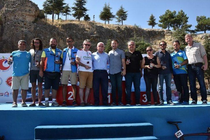 Triatlon Şampiyonları Ödüllerini Aldı G1