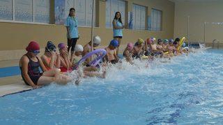 Kırsaldaki Çocuklar Yüzme Öğrendi