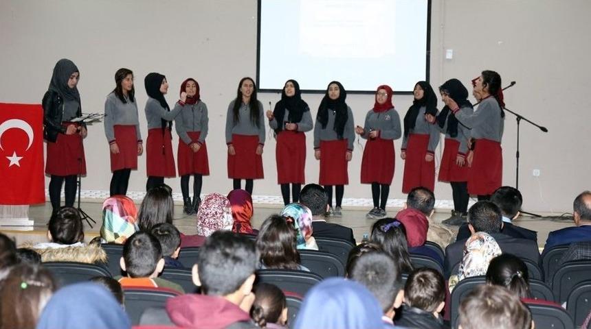 G&uuml;rpınar&rsquo;da İstiklal Marşı&rsquo;nın Kabul&uuml; Ve Mehmet Akif Ersoy&rsquo;u Anma G&uuml;n&uuml; Kutlandı