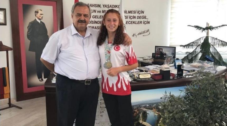 Özel Sporcular Paris’ten Madalya İle Döndü