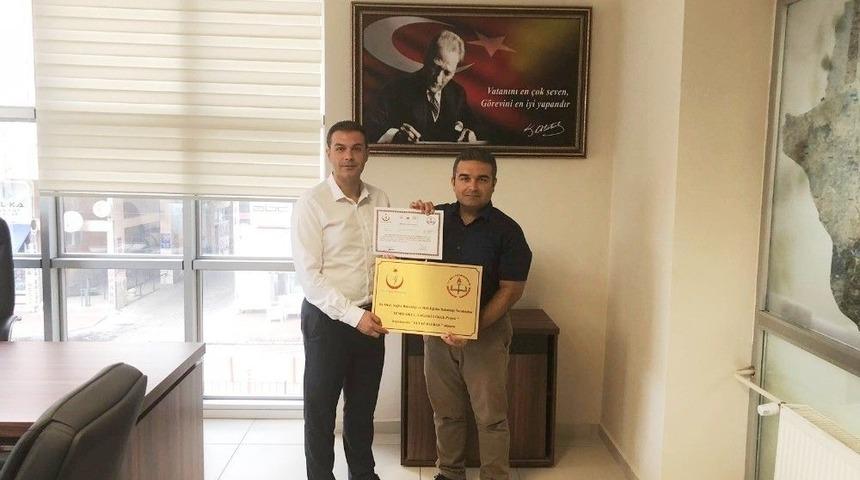 Burhaniye’de Üç Okula Beyaz Bayrak