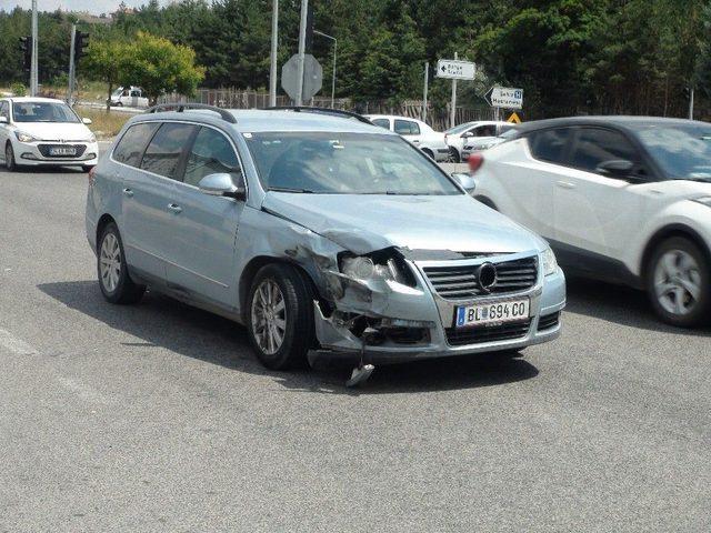 Hamile Kadını Taşıyan Ambulans Kaza Yaptı: 5 Yaralı