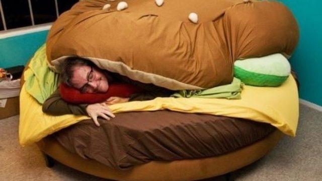 Yatmadan Önce Arkanıza Bakmadan Kaçmanız Gereken 10 Abur Cubur