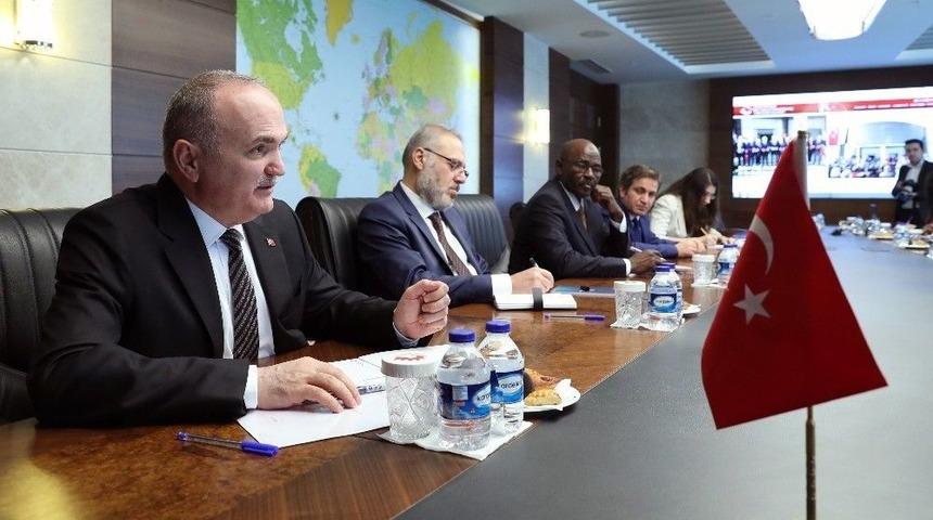 Bakan &Ouml;zl&uuml;, Sudanlı Bakanlarla G&ouml;r&uuml;şt&uuml;