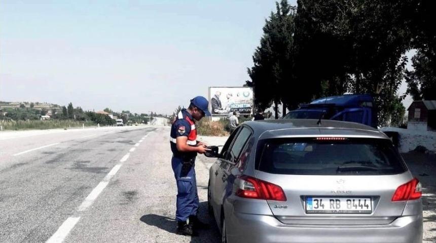 Alaşehir Jandarmadan Bayram &Ouml;ncesi Trafik Uygulaması