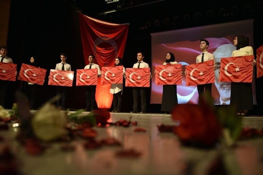 G&uuml;m&uuml;şhane&rsquo;de İstiklal Marşı&rsquo;nın Kabul&uuml;n&uuml;n 97.yıld&ouml;n&uuml;m&uuml; Ve Mehmet Akif Ersoy&rsquo;u Anma Etkinliği D&uuml;zenlendi