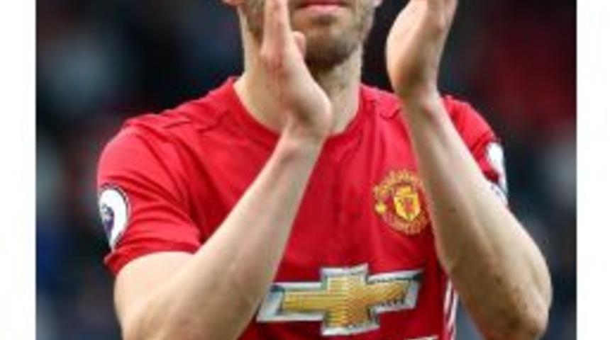 Carrick Bırakıyor
