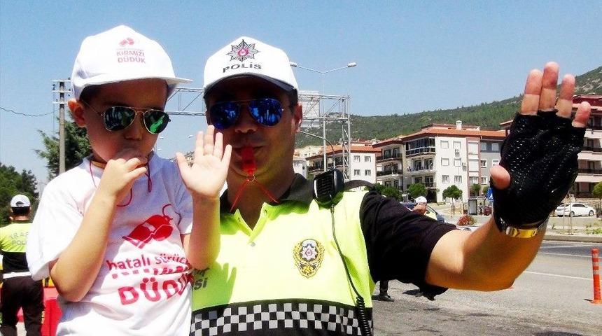 Hatalı S&uuml;r&uuml;c&uuml;ye Kırmızı D&uuml;d&uuml;k