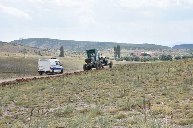 İnönü’de Tarla Yolları Onarılıyor