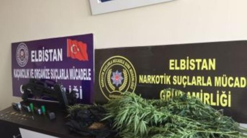 Elbistan Polisinden Tarihi Eser Ve Uyuşturucu Operasyonu