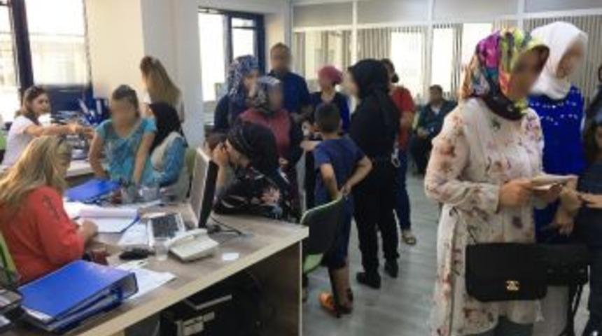 Belediyeden Bin 166 &Ccedil;ocuğa Bayram &Ccedil;eki