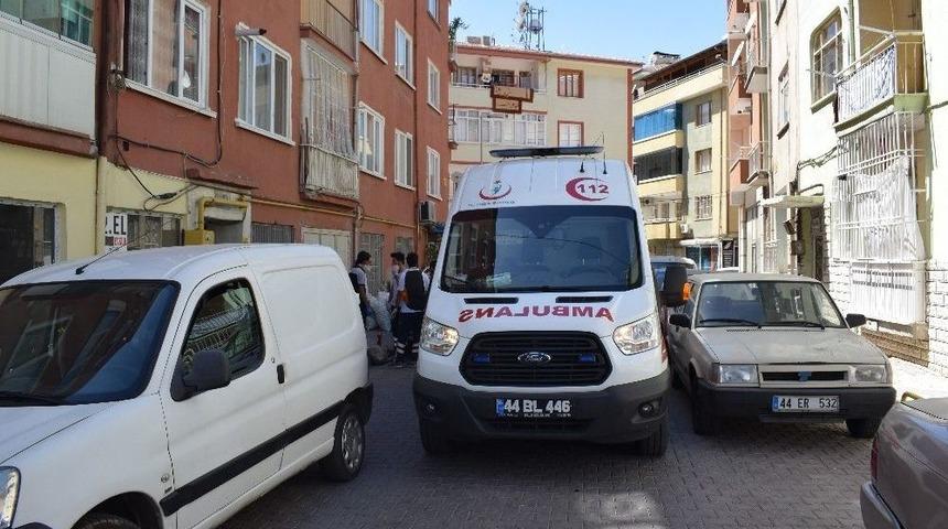 Emekli &Ouml;ğretmen Evinde &Ouml;l&uuml; Bulundu