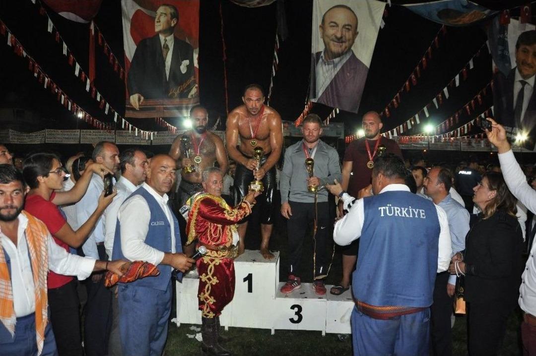 Altın Kiraz&rsquo;ın Başpehlivanı Ali G&uuml;rb&uuml;z Oldu