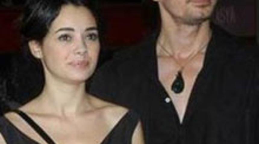 &Ouml;zg&uuml;'n&uuml;n Sevgilisi Kime Emanet?