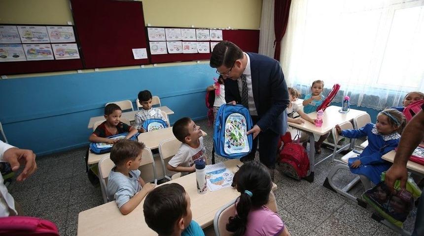 Merkezefendi Belediyesi Miniklere &Ccedil;anta Hediye Edecek