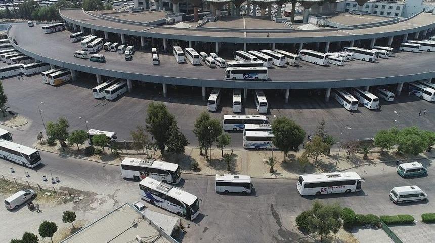 Tatilciler Akın Akın İzmir Otogarından Memleketlerine Gidiyor