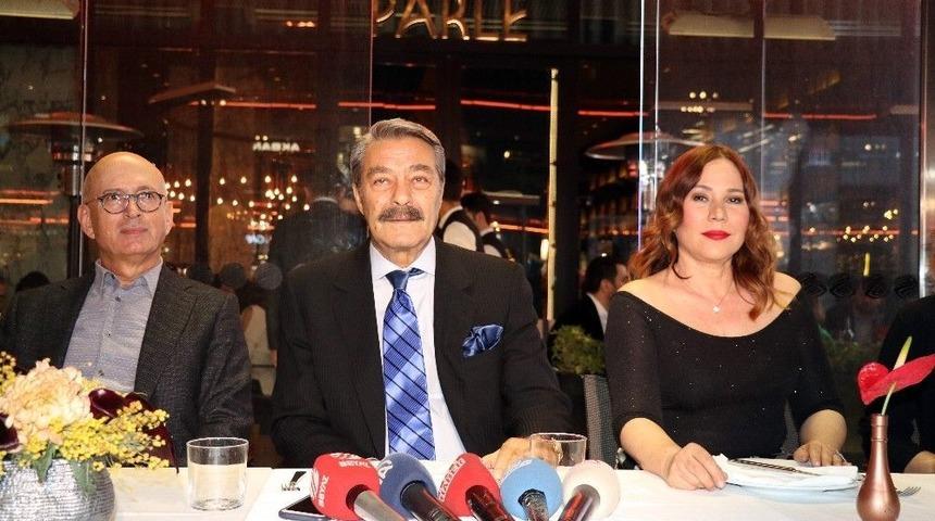 Kadir İnanır&rsquo;dan Doktorlarıyla Birlikte A&ccedil;ıklama