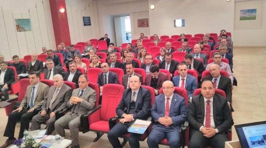 Yenifo&ccedil;a Eğitim Enstit&uuml;s&uuml;nde Seminer D&uuml;zenlendi