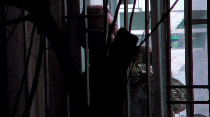 &Ccedil;ocuğunu Rehin Alan Baba Zor İkna Edildi