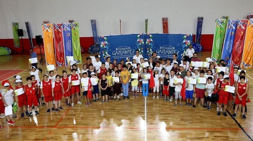 B&uuml;y&uuml;kşehir Belediyesi Yaz Spor Okulları Sona Erdi