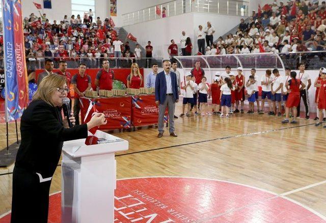 Büyükşehir Belediyesi Yaz Spor Okulları Sona Erdi