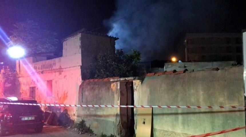 İzmir&rsquo;de Meydana Gelen Patlama Mahalleliyi Sokağa D&ouml;kt&uuml;