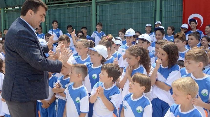 K&uuml;&ccedil;&uuml;k Kula&ccedil;ların Sertifika Heyecanı