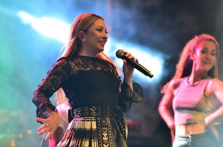 Tarhana Canavarı Ece Seçkin Uşak’ta Coştu G2