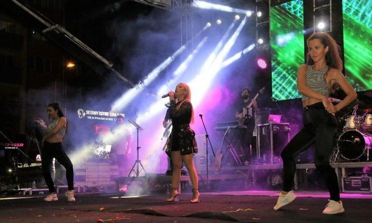 Tarhana Canavarı Ece Seçkin Uşak’ta Coştu G5