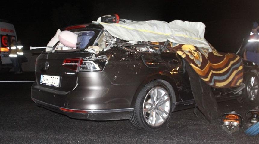 Otomobil İle Kamyon Çarpıştı: 2 Ölü, 4 Yaralı