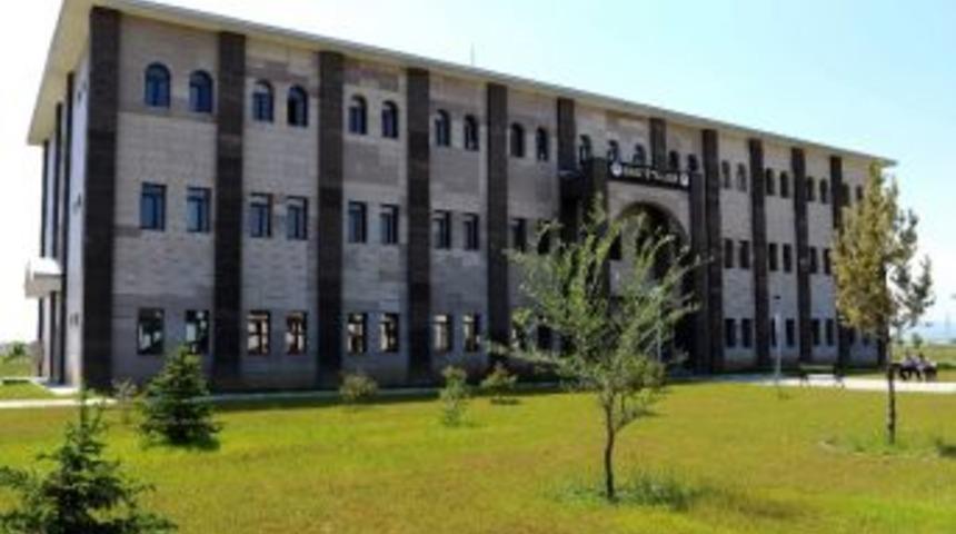 Aiçü’de İlk Doktora Programı Açıldı