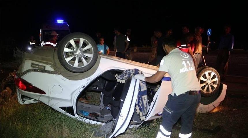 Otomobil Takla Attı: 1 &Ouml;l&uuml;, 2 Ağır Yaralı