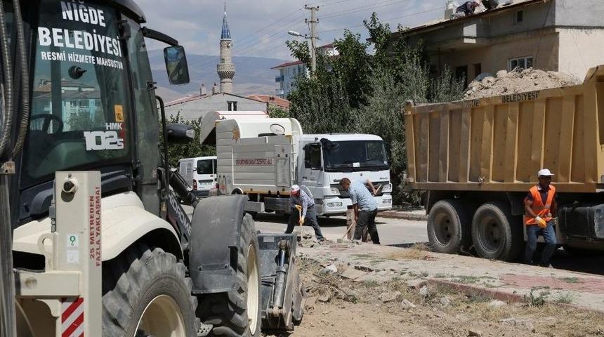 Niğde Belediyesi Ekipleri İlhanlı&rsquo;da Seferber Oldu