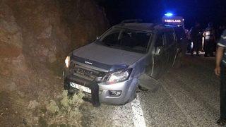 Kamyonetle Çarpışan Otomobil Uçuruma Yuvarlandı: 4 Yaralı