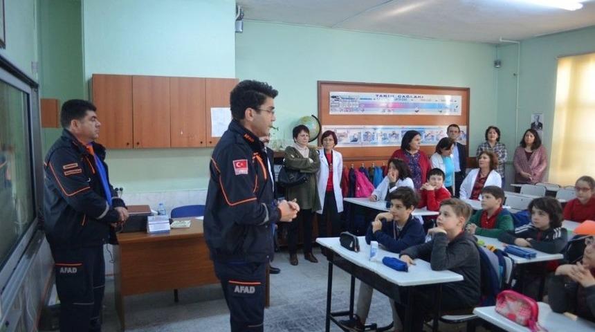 &Ouml;ğretmen Ve &Ouml;ğrencilere Afet Ve Acil Durum Eğitimi